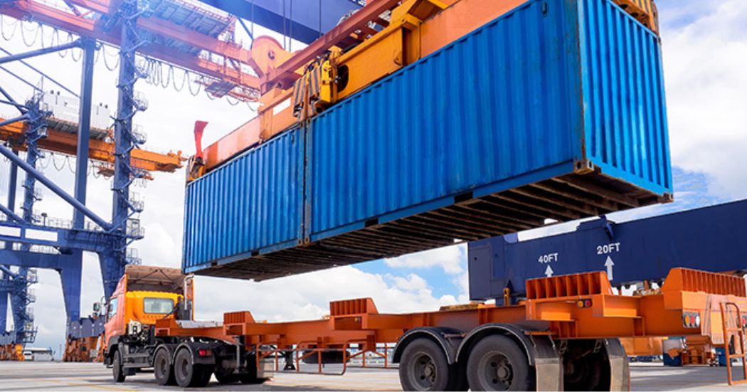 Drayage Carriers: The Journey of Containers to Ports and Intermodal Ramps